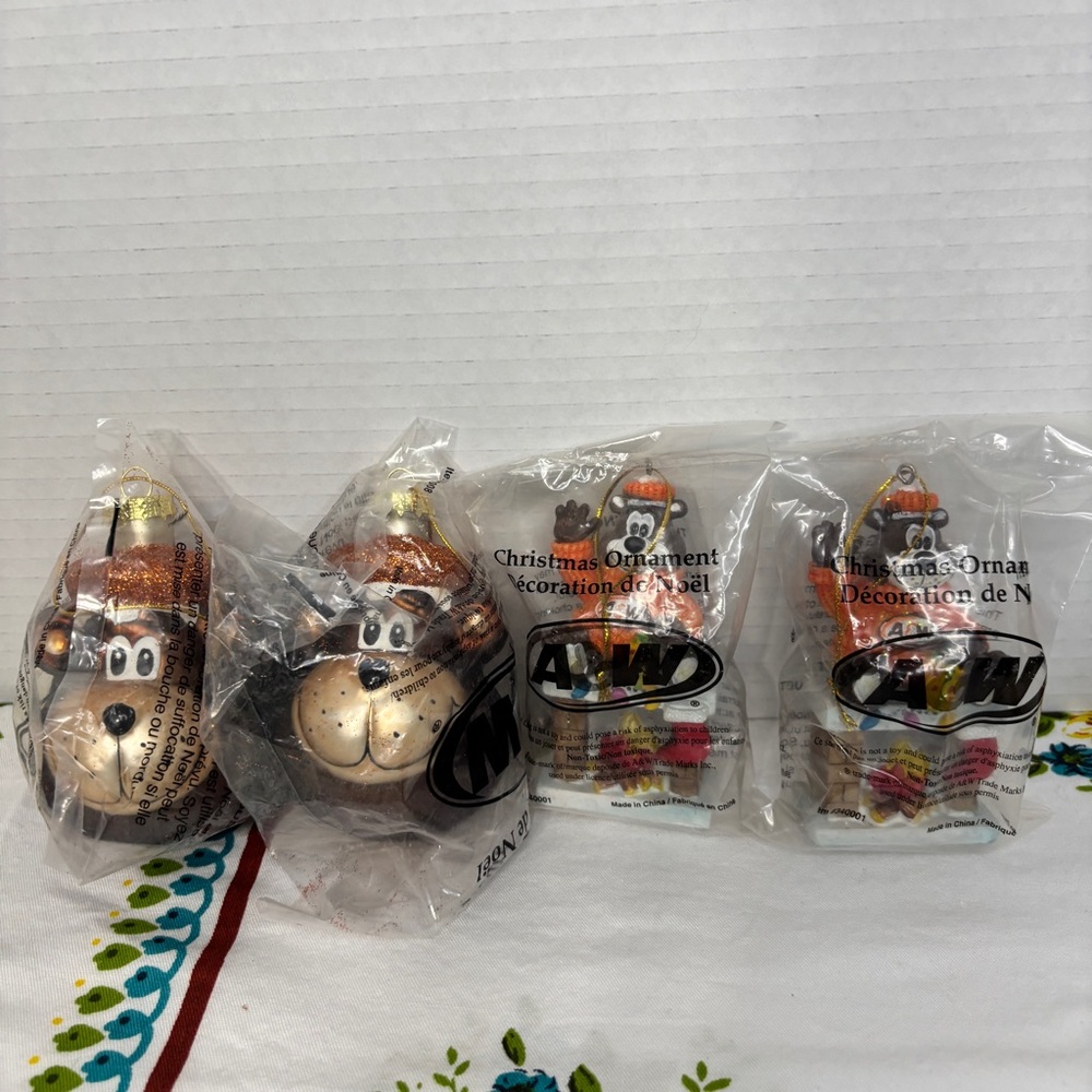 Vintage A&W Holiday Christmas Ornaments NEW Set of 4 Bear Bulbs Restaurant Merch